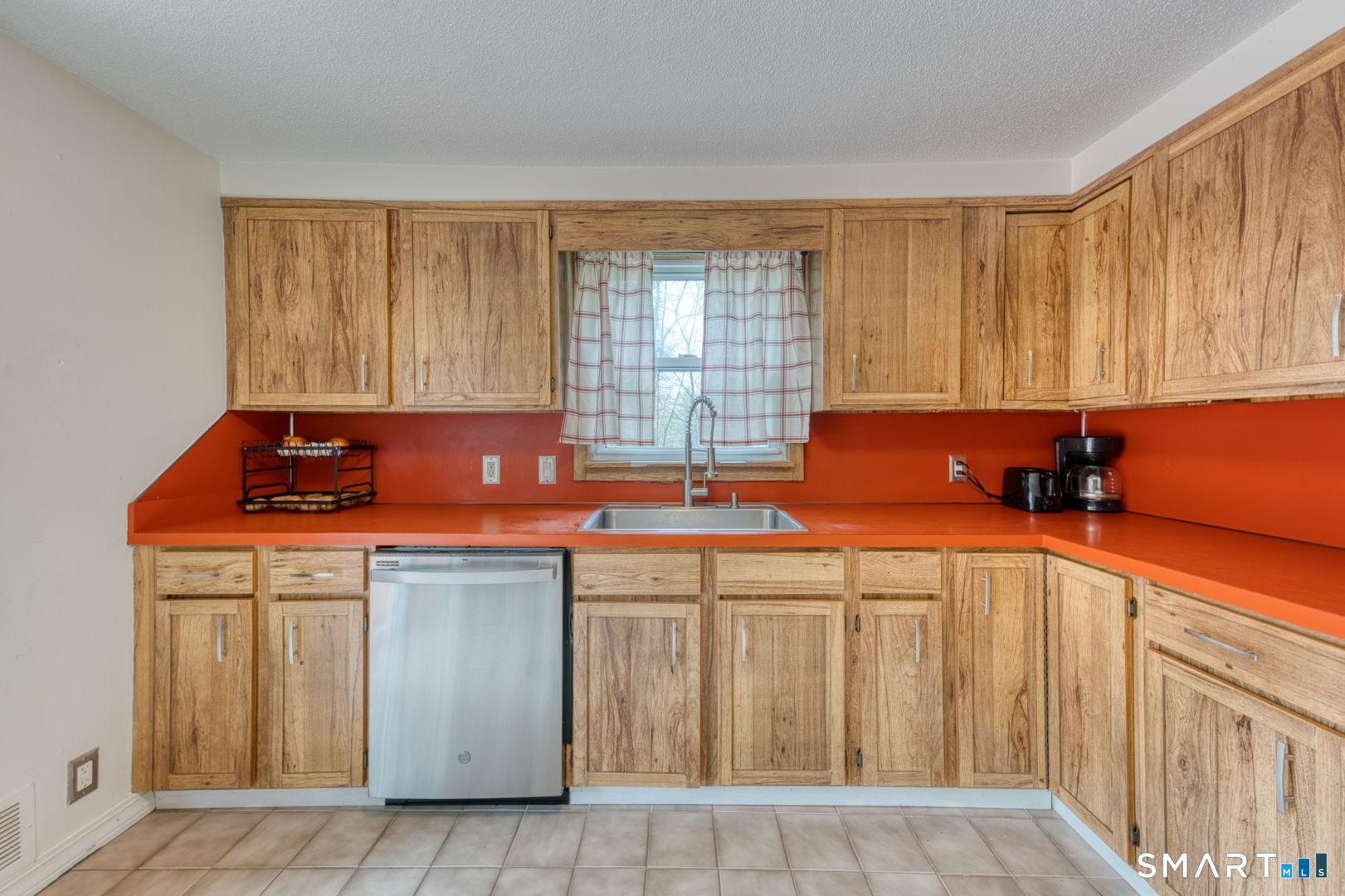 21 Old Meadow Plain Road Simsbury, CT 06070 - Photo 14 of 35