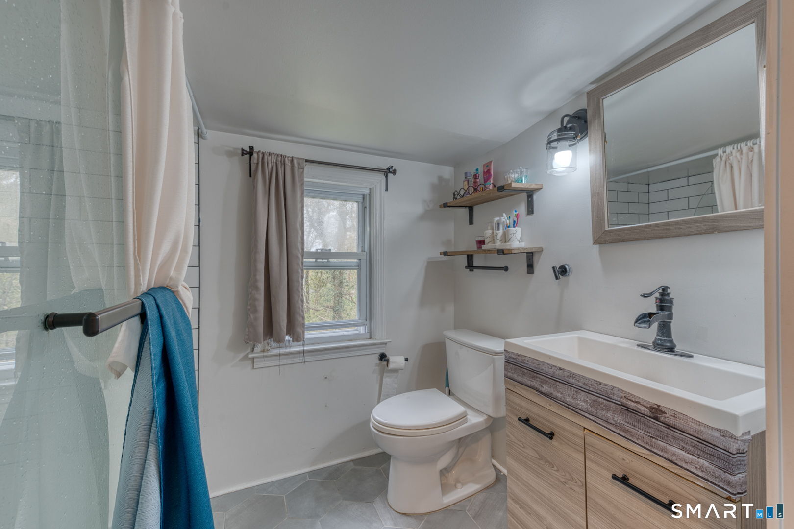 21 Old Meadow Plain Road Simsbury, CT 06070 - Photo 18 of 35 Full Bath Main Floor