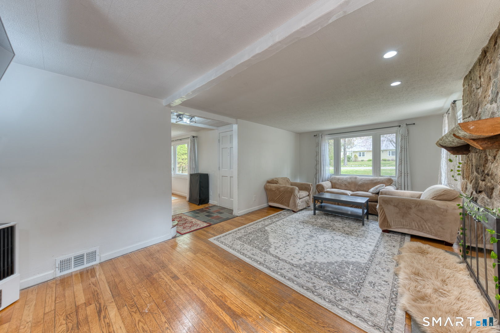 21 Old Meadow Plain Road Simsbury, CT 06070 - Photo 4 of 35