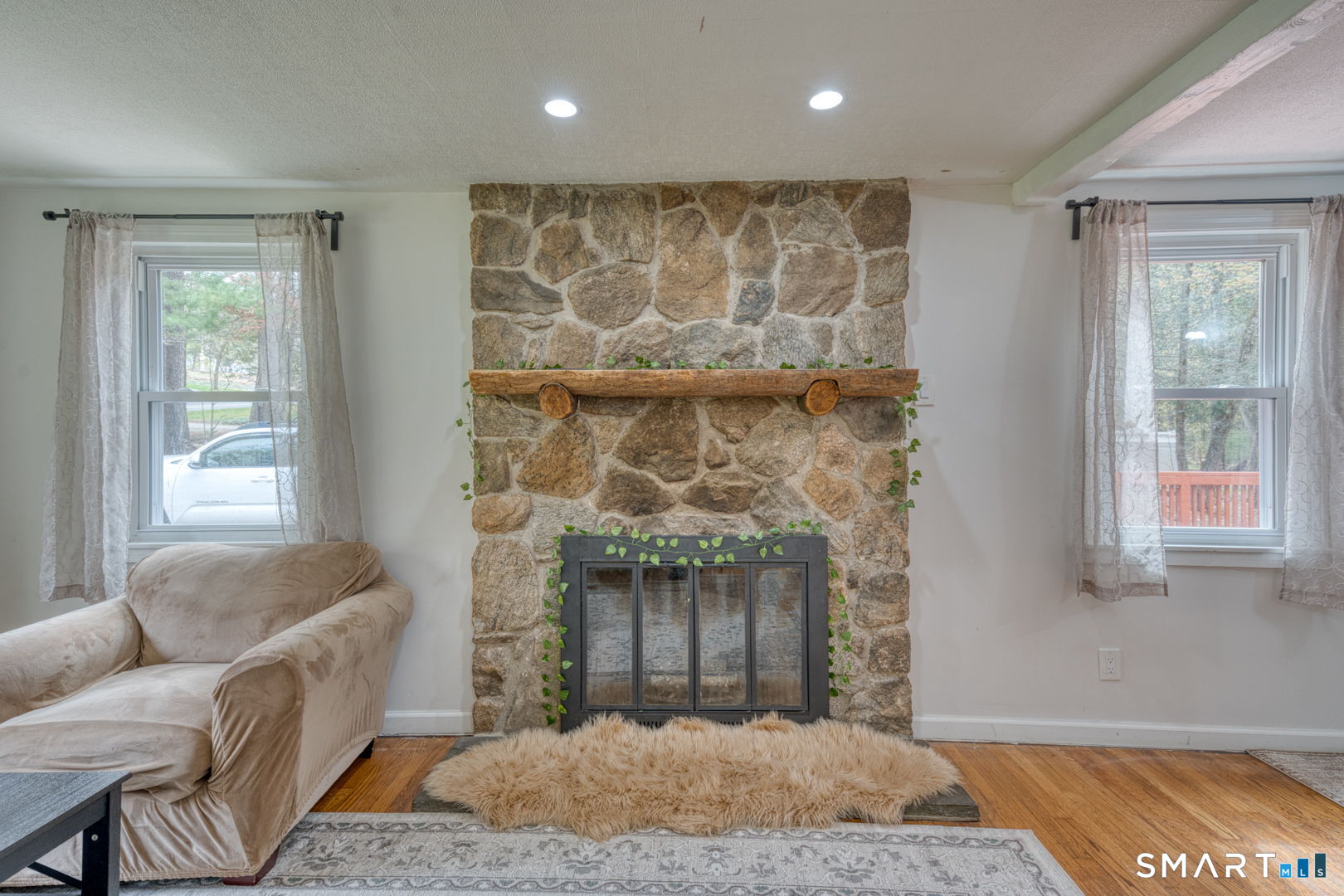 21 Old Meadow Plain Road Simsbury, CT 06070 - Photo 5 of 35
