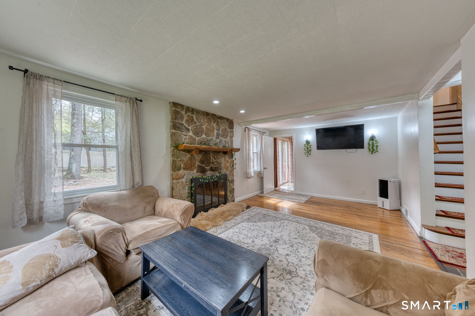 21 Old Meadow Plain Road Simsbury, CT 06070 - Photo 6 of 35