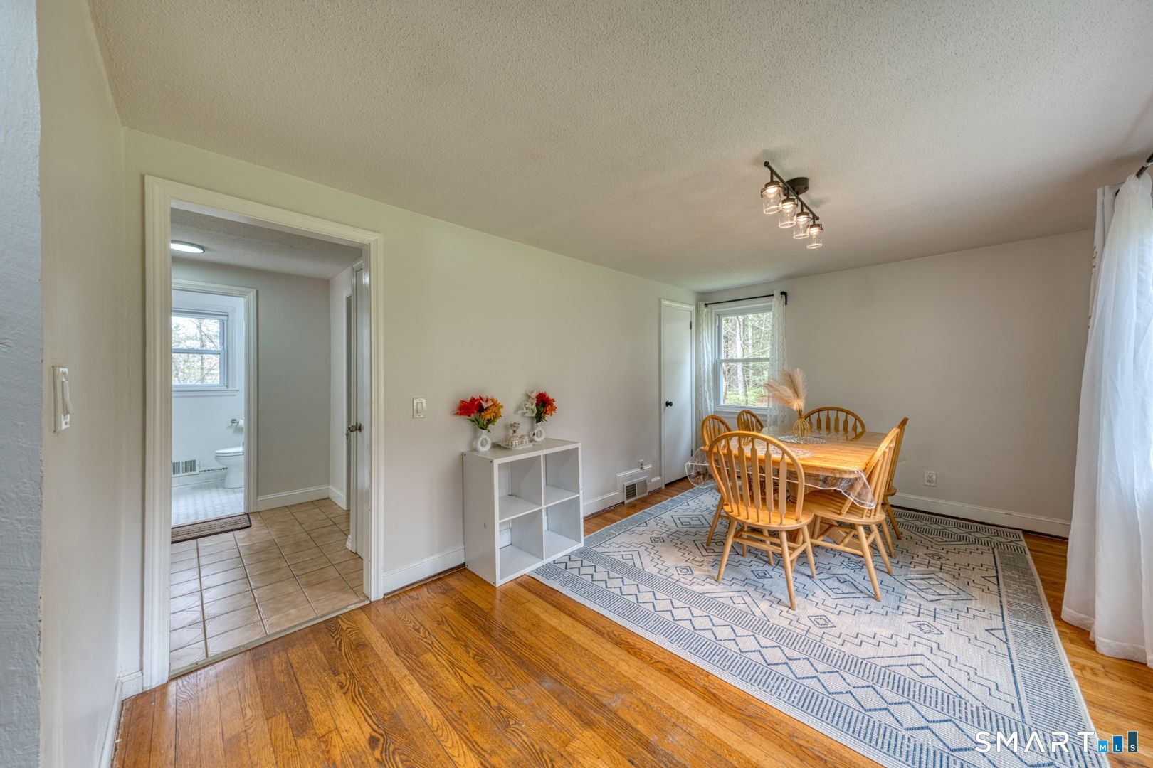 21 Old Meadow Plain Road Simsbury, CT 06070 - Photo 7 of 35