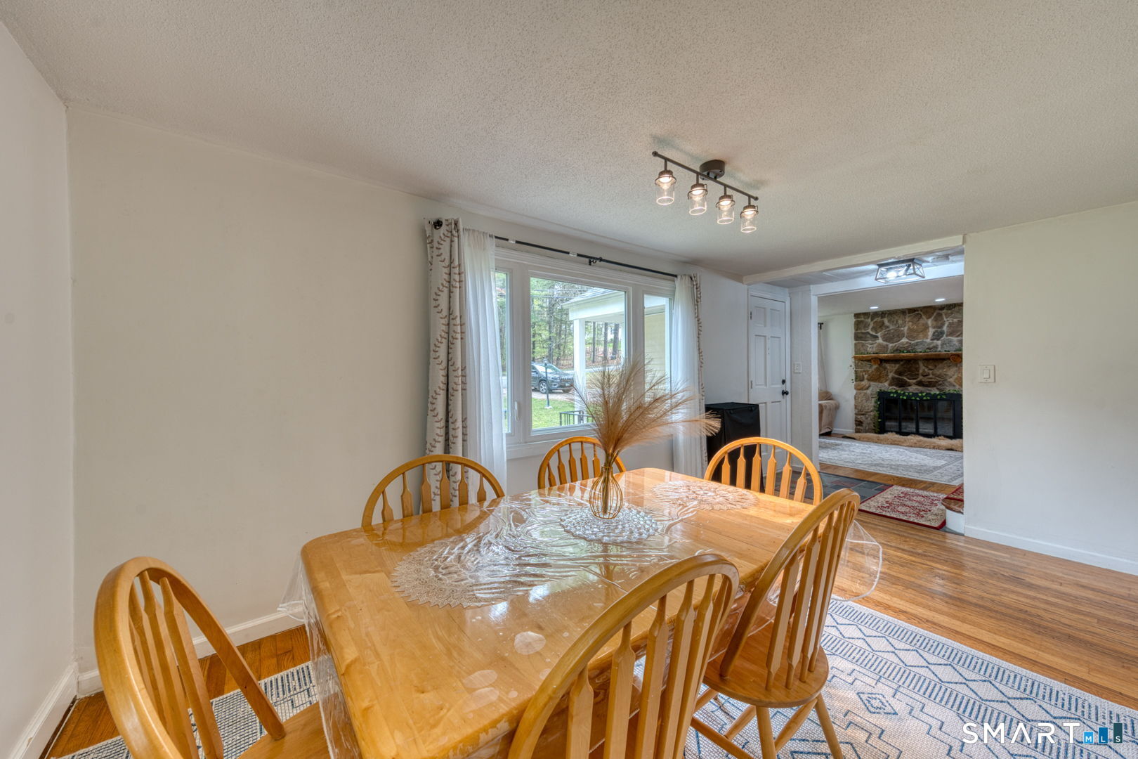 21 Old Meadow Plain Road Simsbury, CT 06070 - Photo 9 of 35