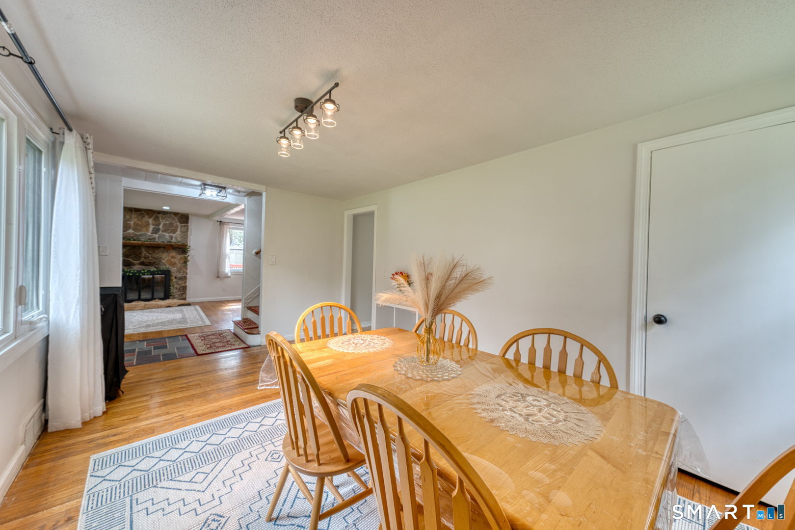 21 Old Meadow Plain Road Simsbury, CT 06070 - Photo 10 of 35