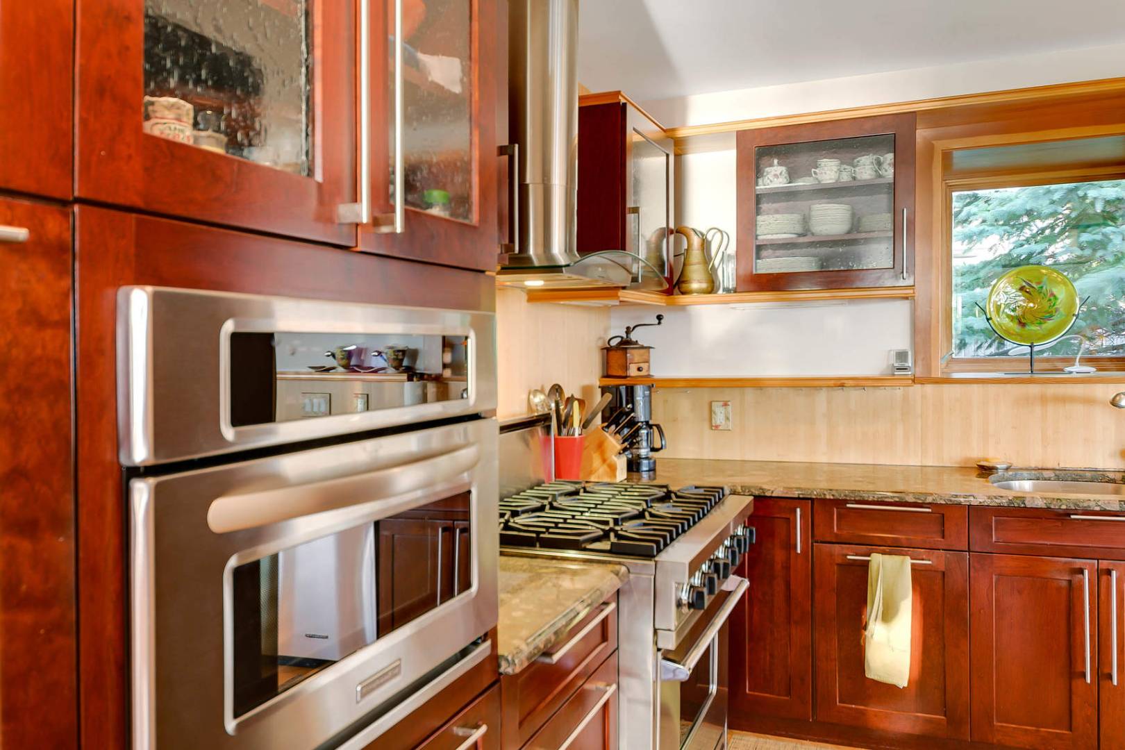 29 Harding Terrace Sag Harbor, NY 11963 - Photo 13 of 32