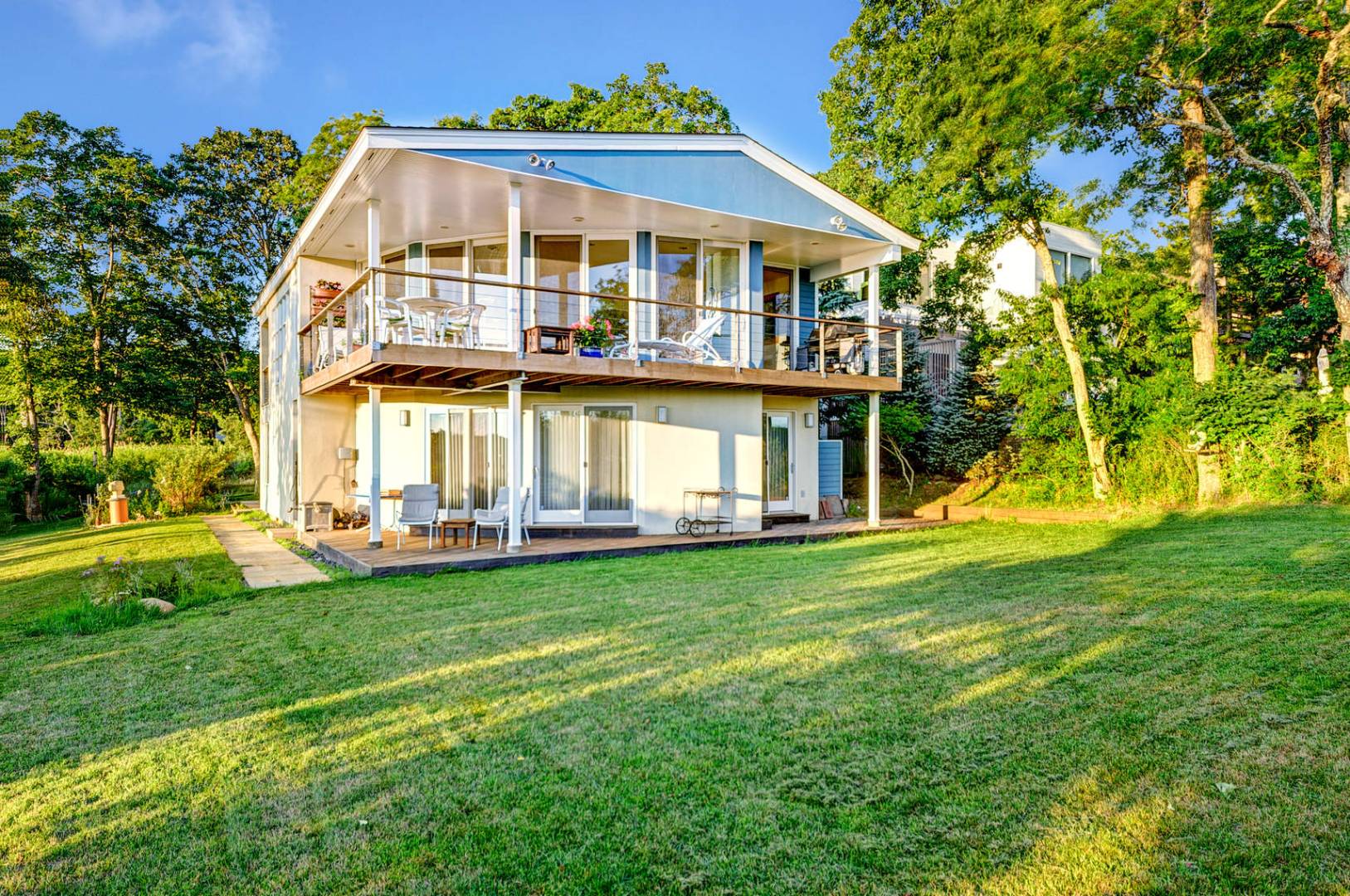 29 Harding Terrace Sag Harbor, NY 11963 - Photo 7 of 32