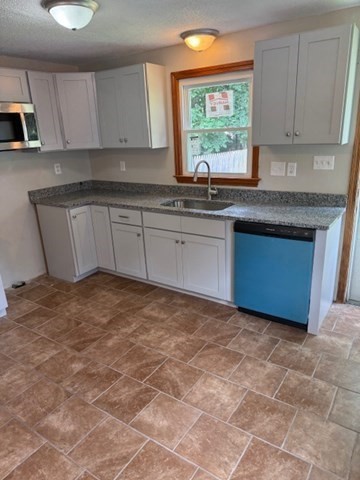 58-60 Pendleton Avenue Springfield, MA 01109 - Photo 4 of 14