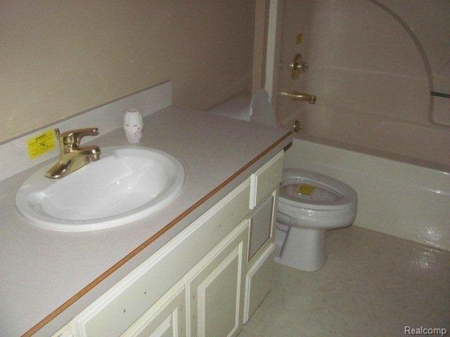 2373 Waterman Road Mayville, MI 48744 - Photo 11 of 12 262-179614 - Main Bath - 2373 Wa