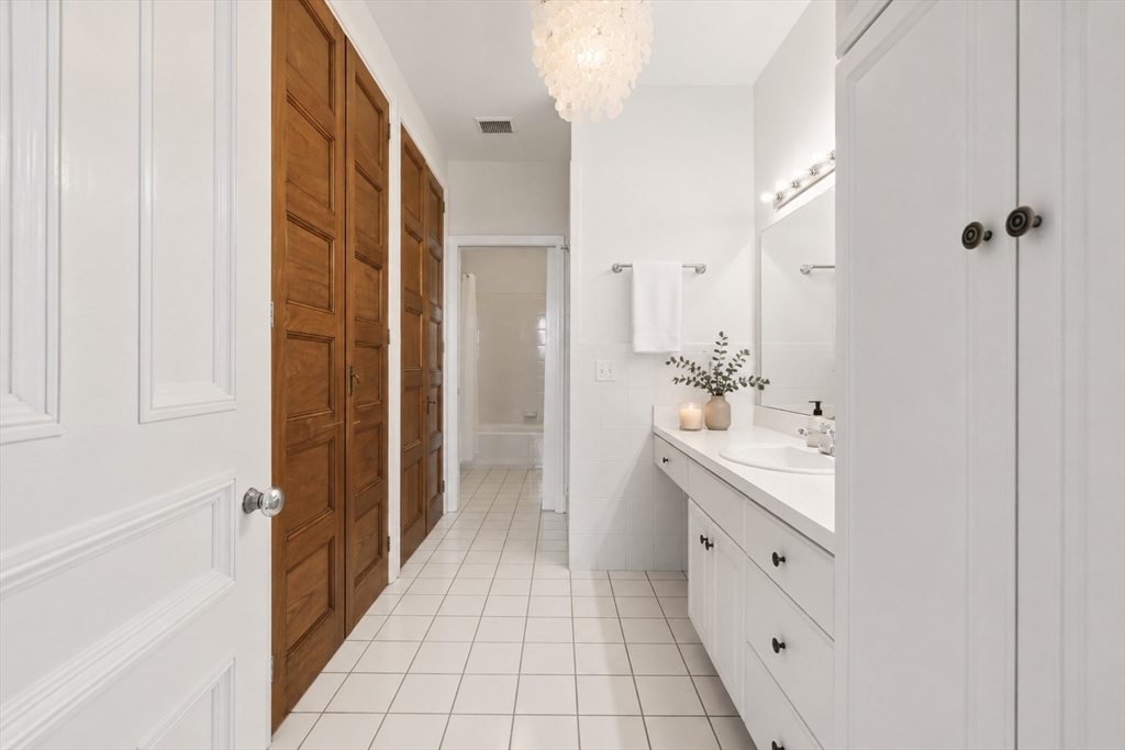 263 Commonwealth Avenue, Unit 6 Boston, MA 02116 - Photo 7 of 9