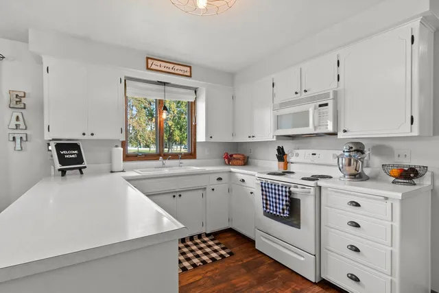 $229,000 | 139 Memorial Drive, Pulaski, WI 54162