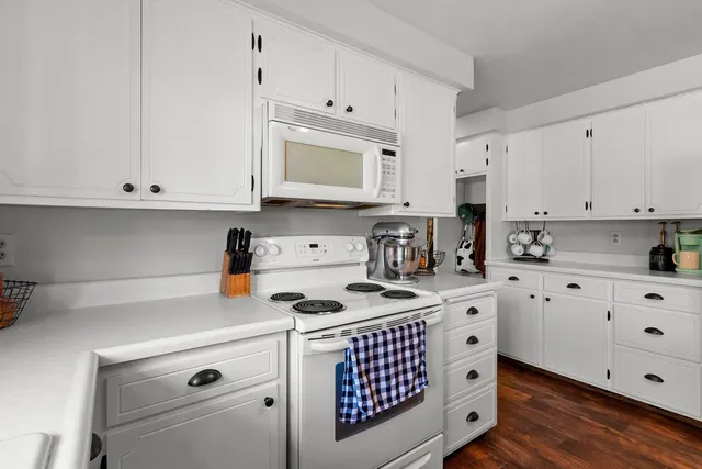 $229,000 | 139 Memorial Drive, Pulaski, WI 54162