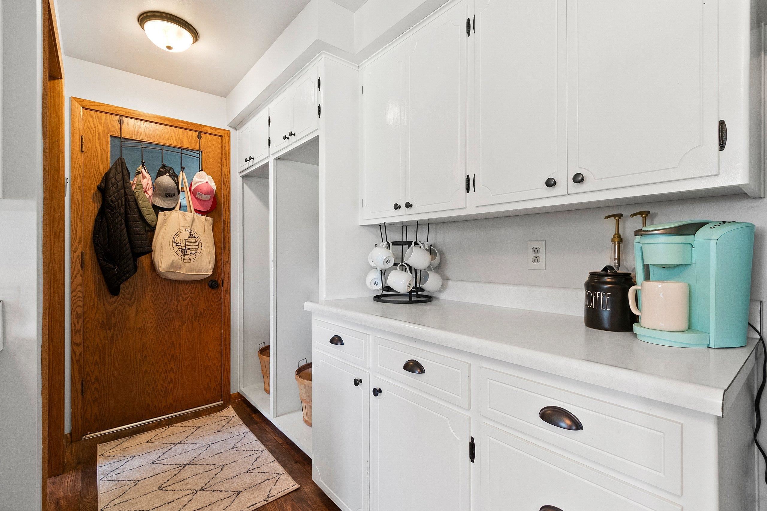 139 Memorial Drive Pulaski, WI 54162 - Photo 17 of 53