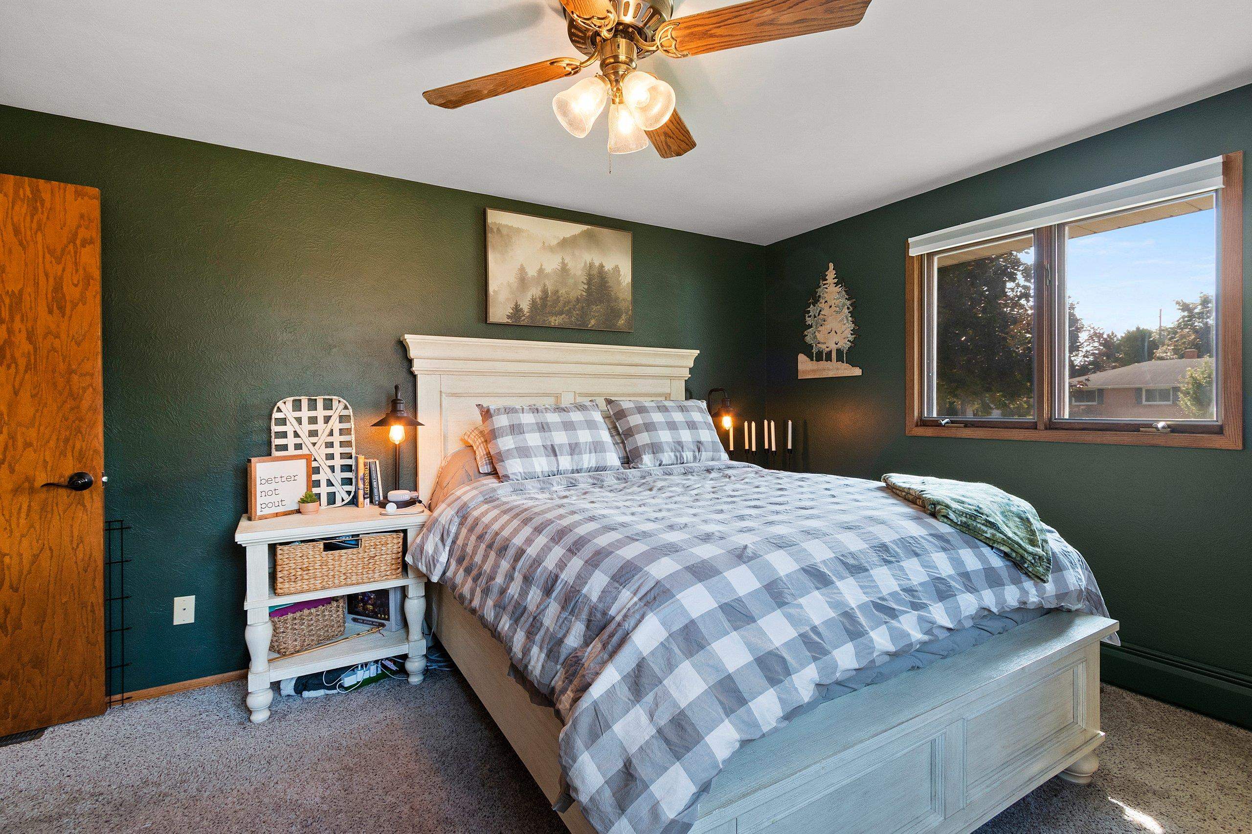 139 Memorial Drive Pulaski, WI 54162 - Photo 20 of 53