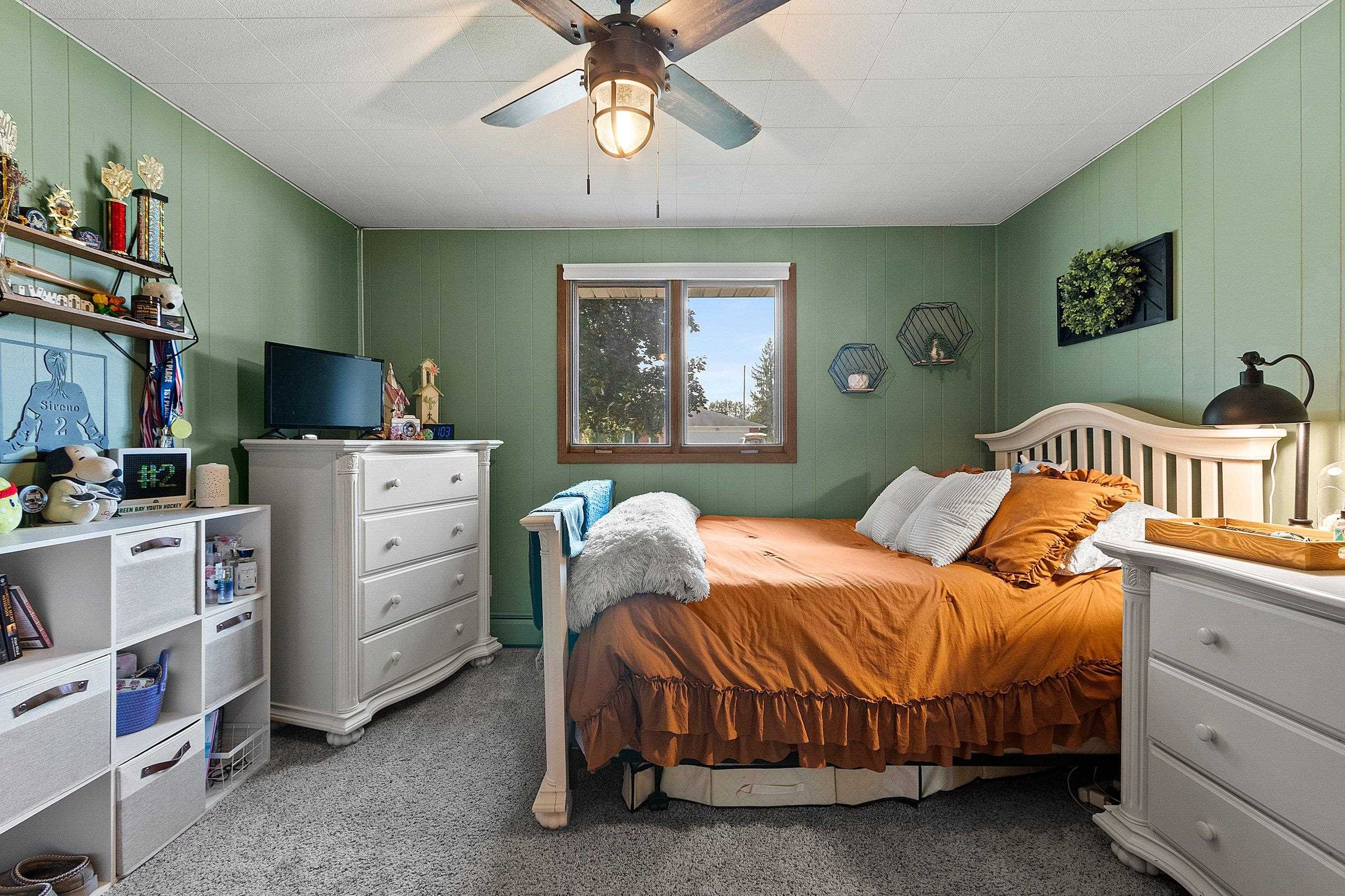 139 Memorial Drive Pulaski, WI 54162 - Photo 23 of 53