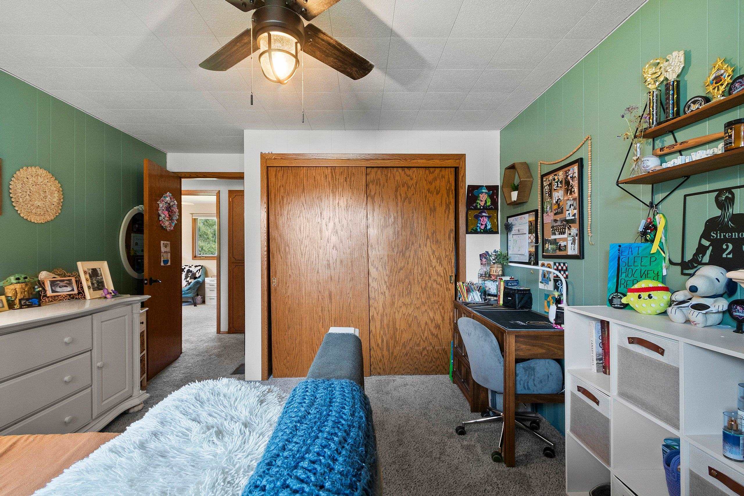 139 Memorial Drive Pulaski, WI 54162 - Photo 25 of 53