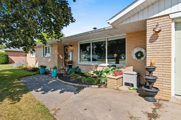 $229,000 | 139 Memorial Drive, Pulaski, WI 54162