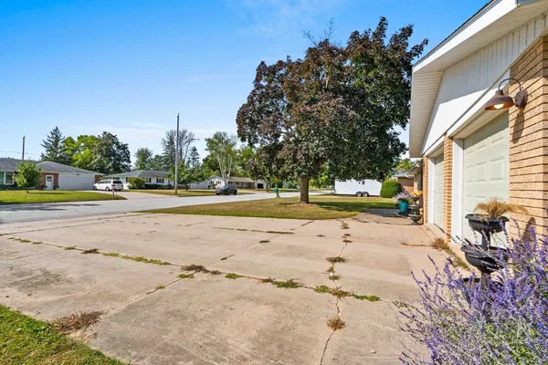 $229,000 | 139 Memorial Drive, Pulaski, WI 54162