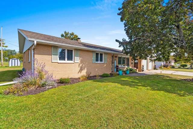 $229,000 | 139 Memorial Drive, Pulaski, WI 54162