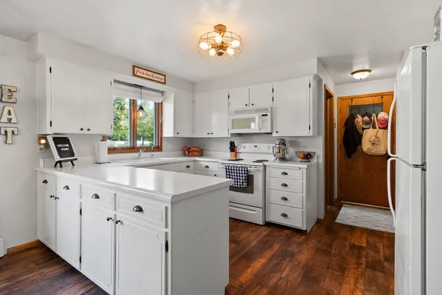 $229,000 | 139 Memorial Drive, Pulaski, WI 54162