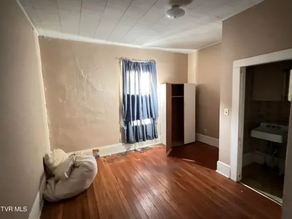 $79,900 | 231 11th Street Northwest, Norton, VA 24273