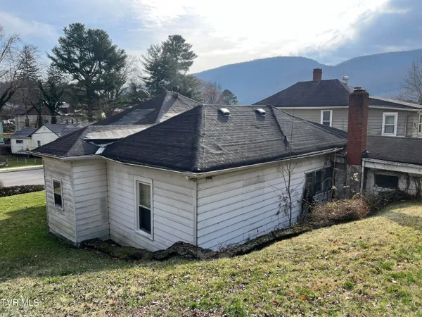 $79,900 | 231 11th Street Northwest, Norton, VA 24273