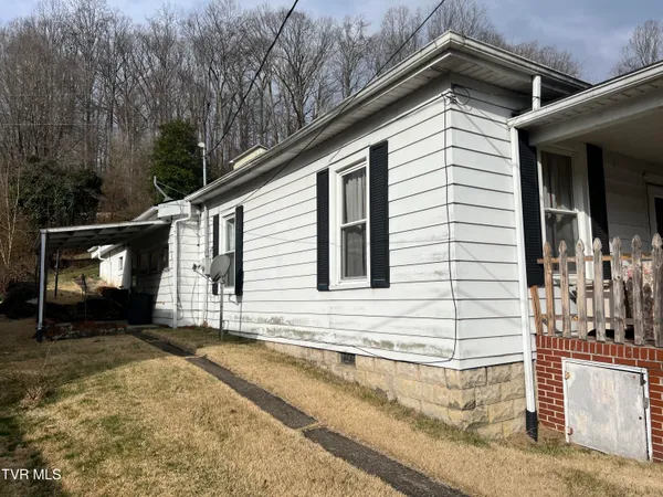 $76,900 | 231 11th Street Northwest, Norton, VA 24273