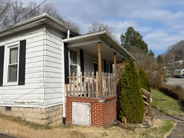 $79,900 | 231 11th Street Northwest, Norton, VA 24273