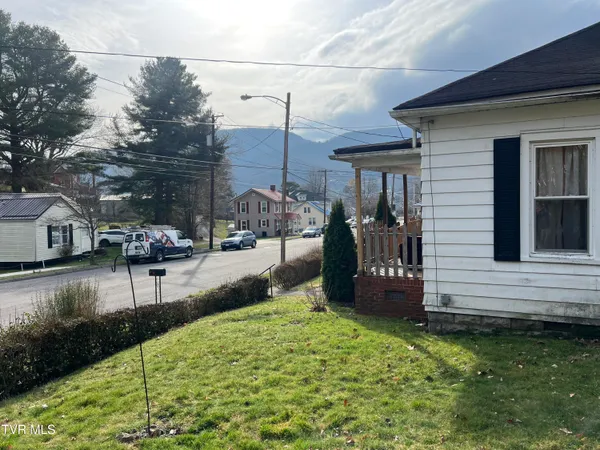 $79,900 | 231 11th Street Northwest, Norton, VA 24273