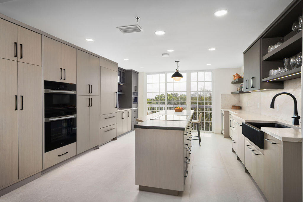 17031 Boca Club Boulevard, Unit 65A Boca Raton, FL 33487 - Photo 8 of 34 Kitchen