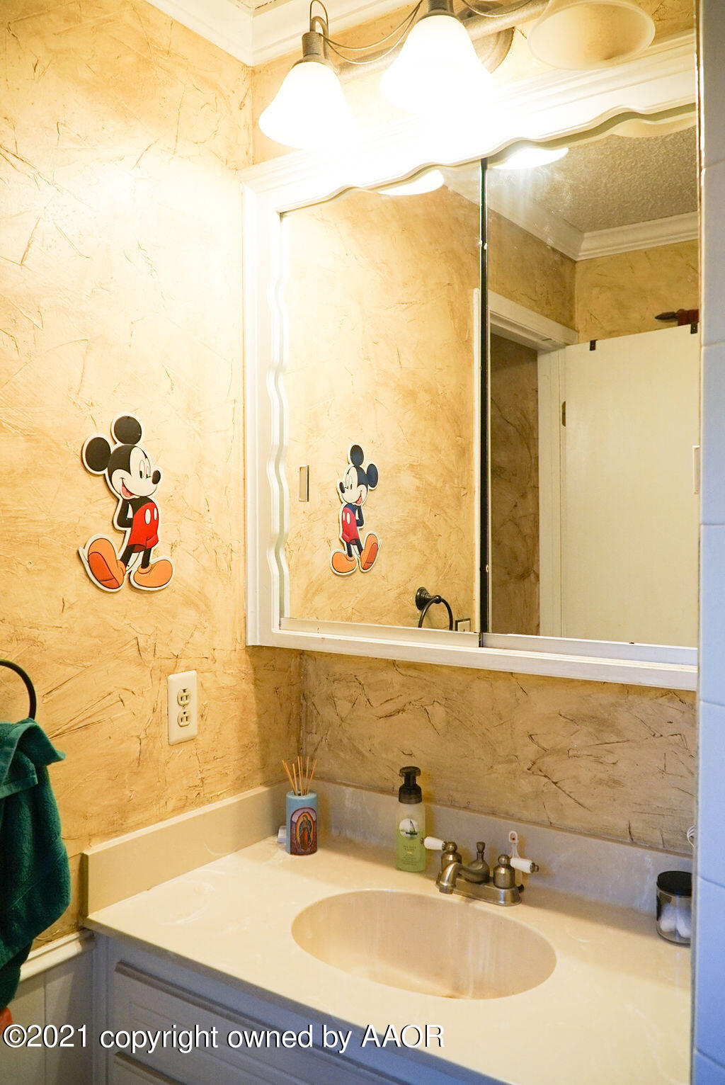 6107 Rutgers Street Amarillo, TX 79109 - Photo 22 of 23 Master bath