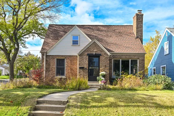 $299,900 | 2877 South 46th Street, Milwaukee, WI 53219