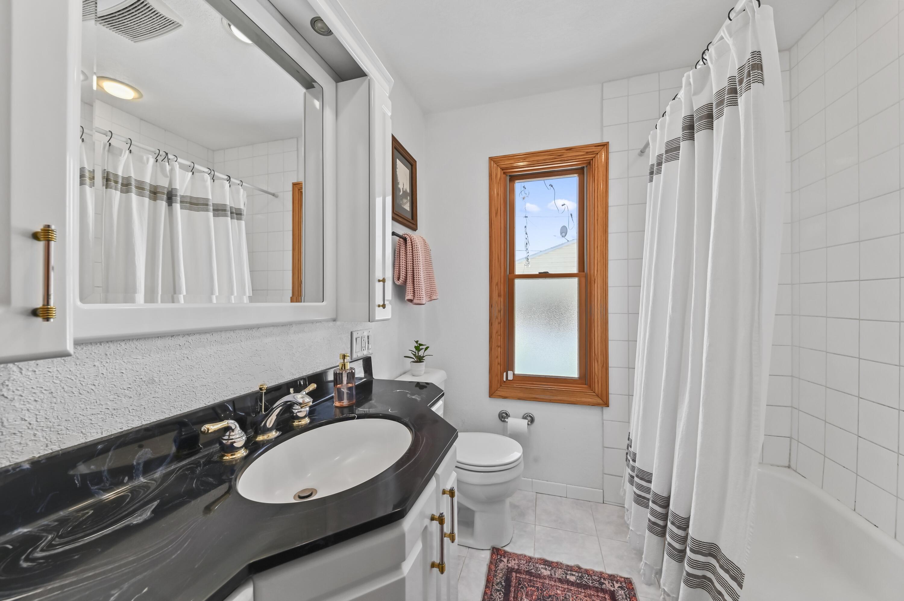 2877 South 46th Street Milwaukee, WI 53219 - Photo 19 of 44 EUP_7337