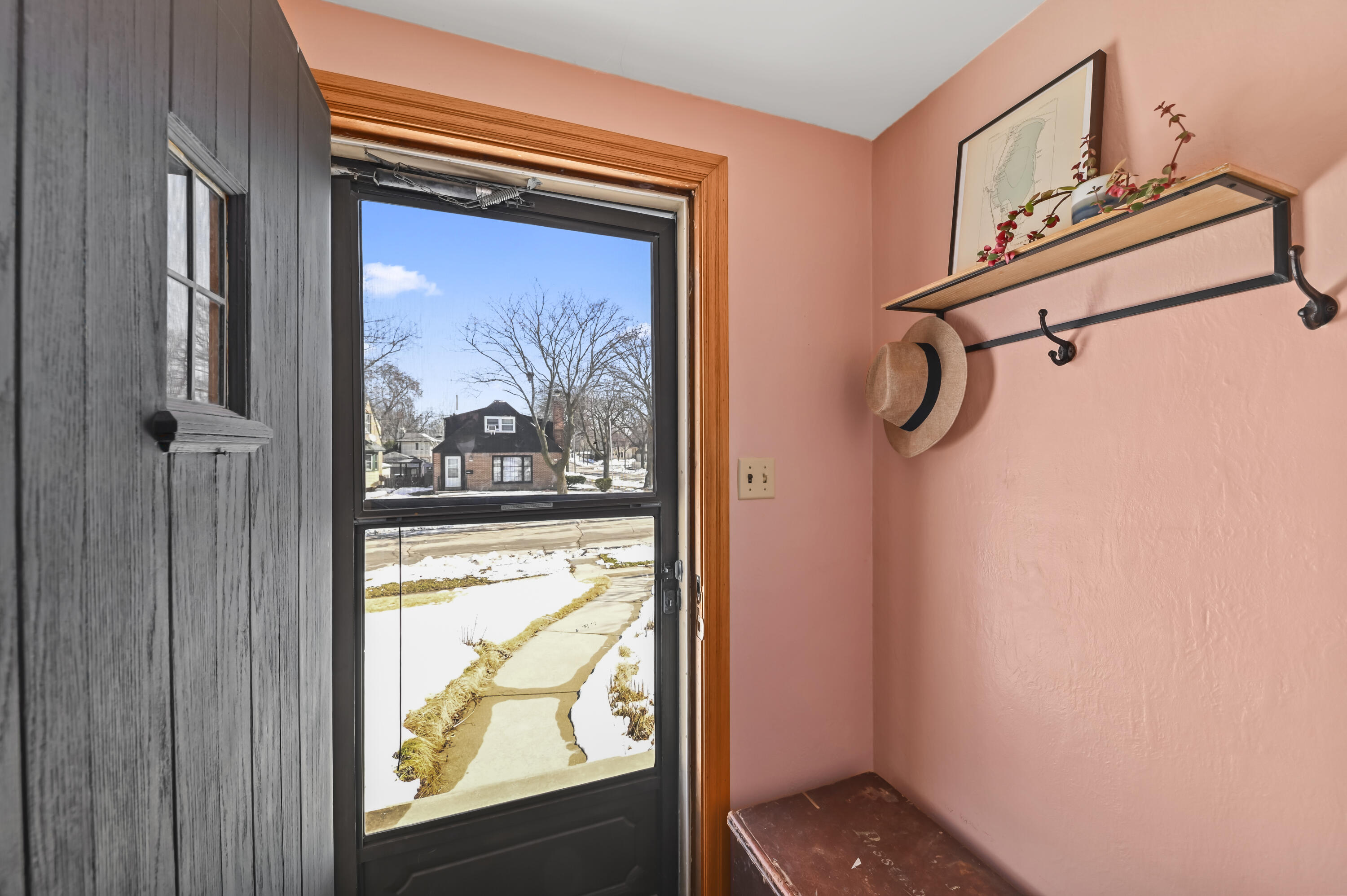 2877 South 46th Street Milwaukee, WI 53219 - Photo 2 of 44 EUP_7245