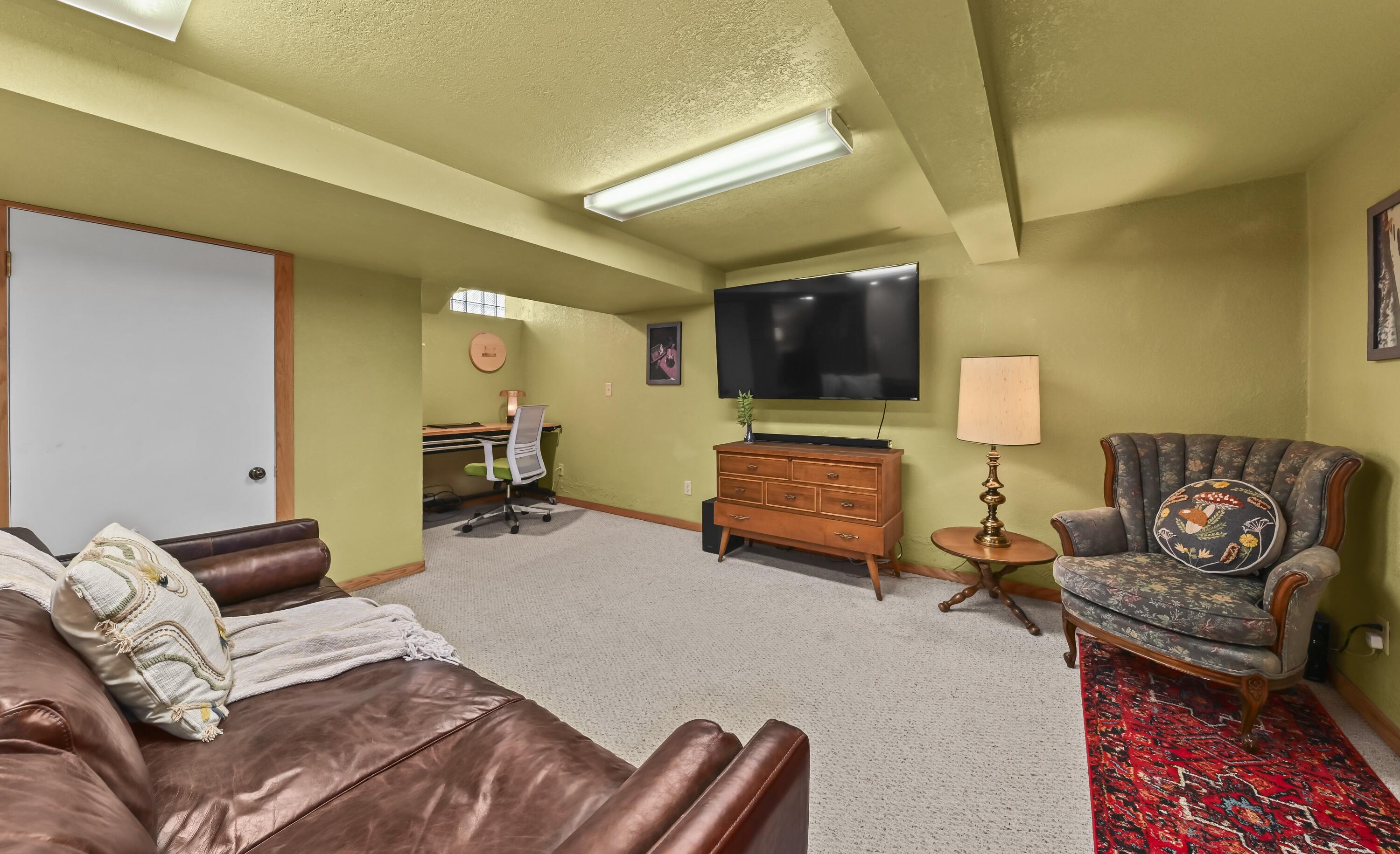 2877 South 46th Street Milwaukee, WI 53219 - Photo 26 of 44 EUP_7373