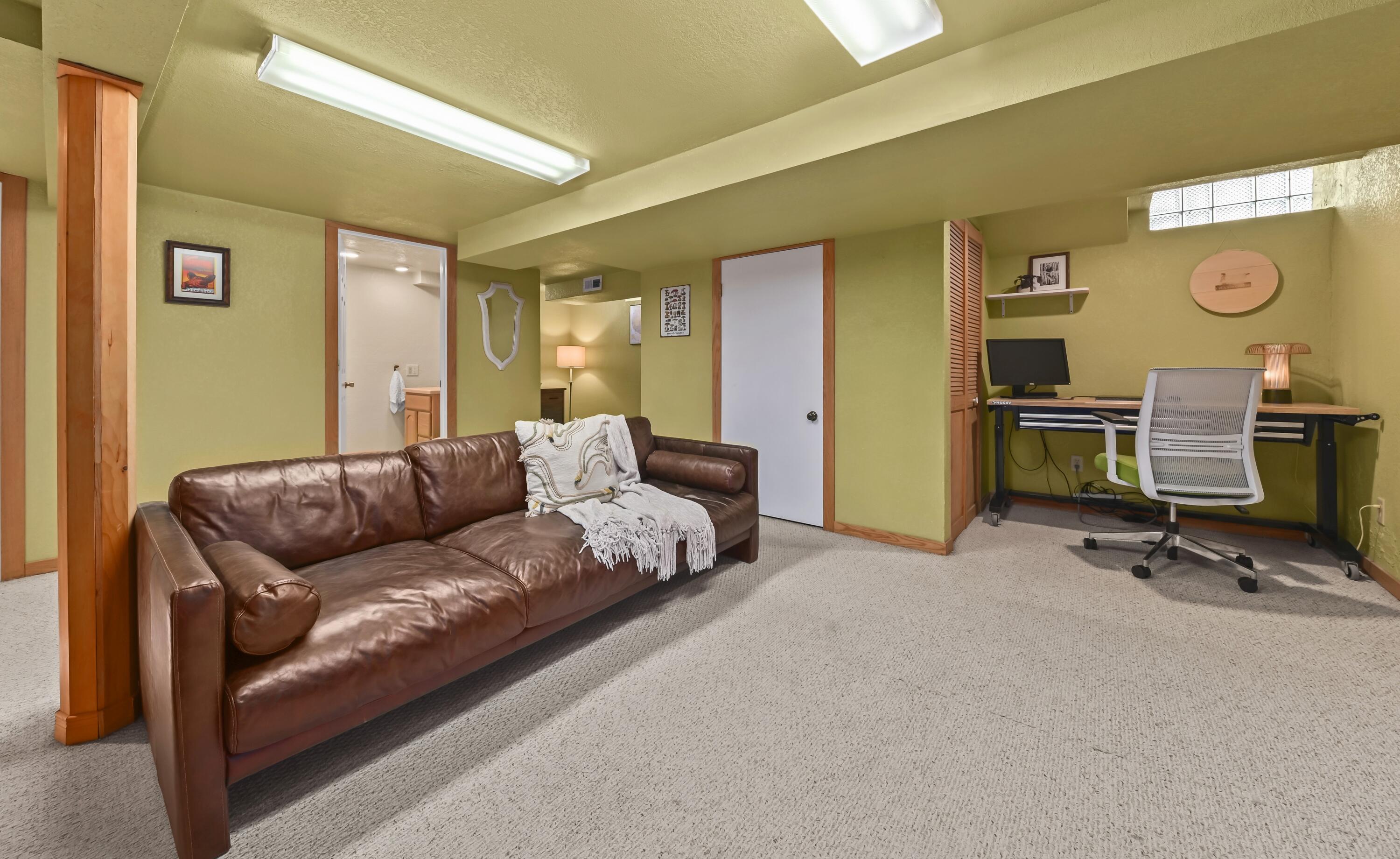 2877 South 46th Street Milwaukee, WI 53219 - Photo 28 of 44 EUP_7384