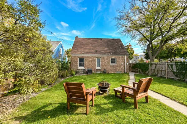 $299,900 | 2877 South 46th Street, Milwaukee, WI 53219