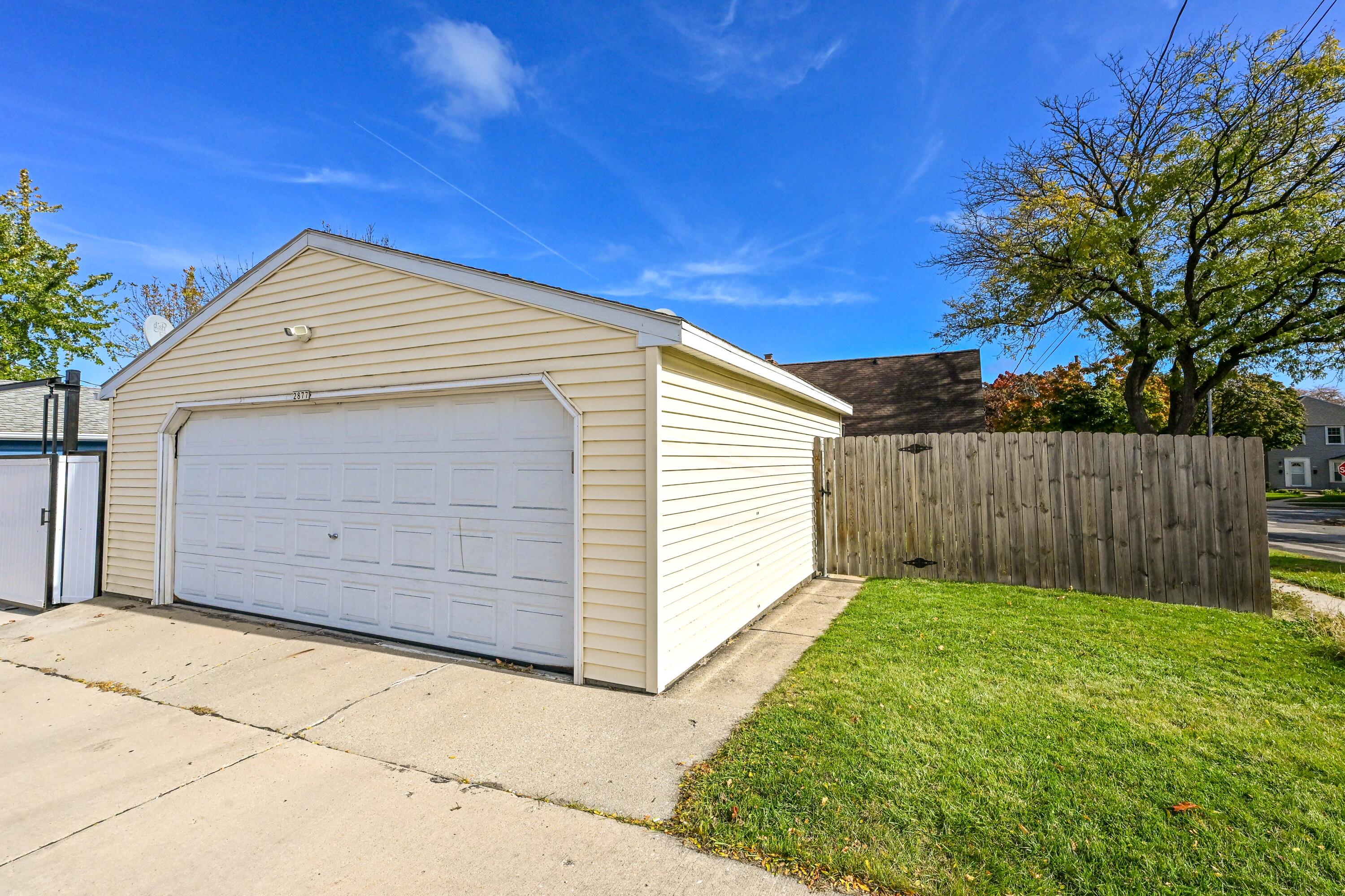 2877 South 46th Street Milwaukee, WI 53219 - Photo 39 of 44 DZ2877E-14