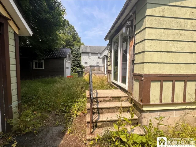 $49,900 | 395 Fairmount Avenue, Jamestown, NY 14701