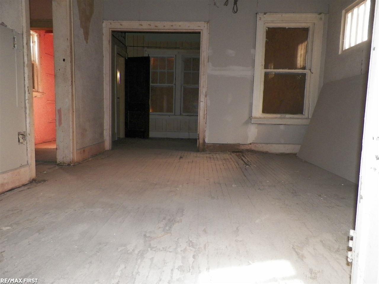 7449 Kipling Avenue Detroit, MI 48206 - Photo 10 of 23 31332799-9.JPG