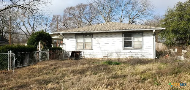 $119,500 | 112 College Avenue, Oglesby, TX 76561