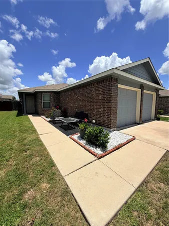 $2,050 | 13004 Tinker Street, Manor, TX 78653