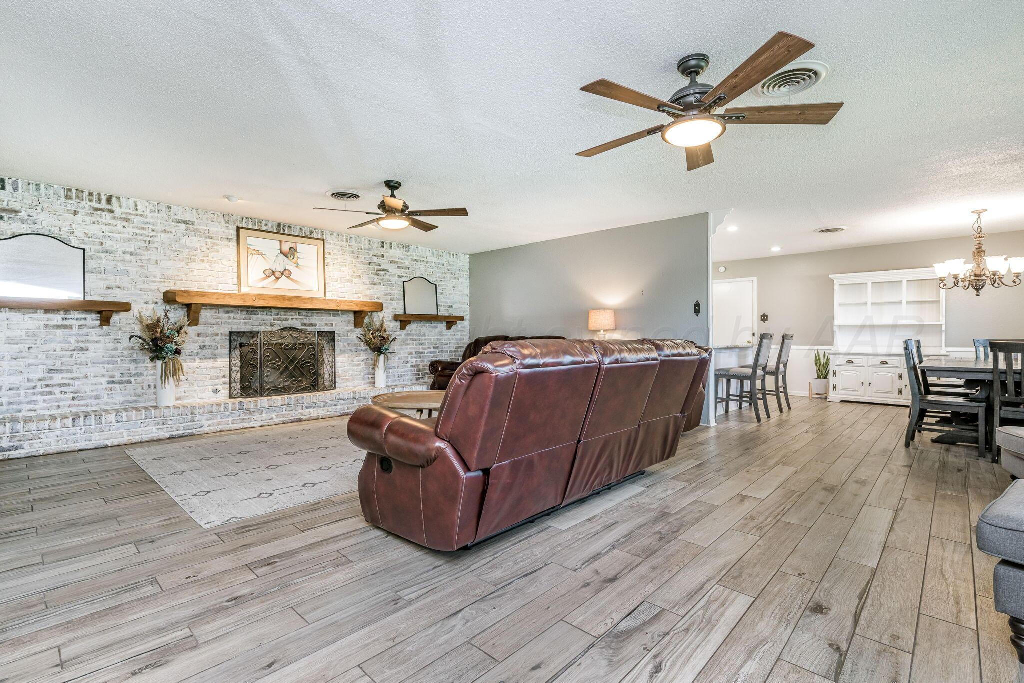 414 Ramada Trail Amarillo, TX 79108 - Photo 3 of 19 Living/Dining