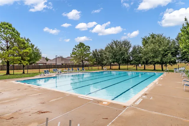 a park view with a entertaining space