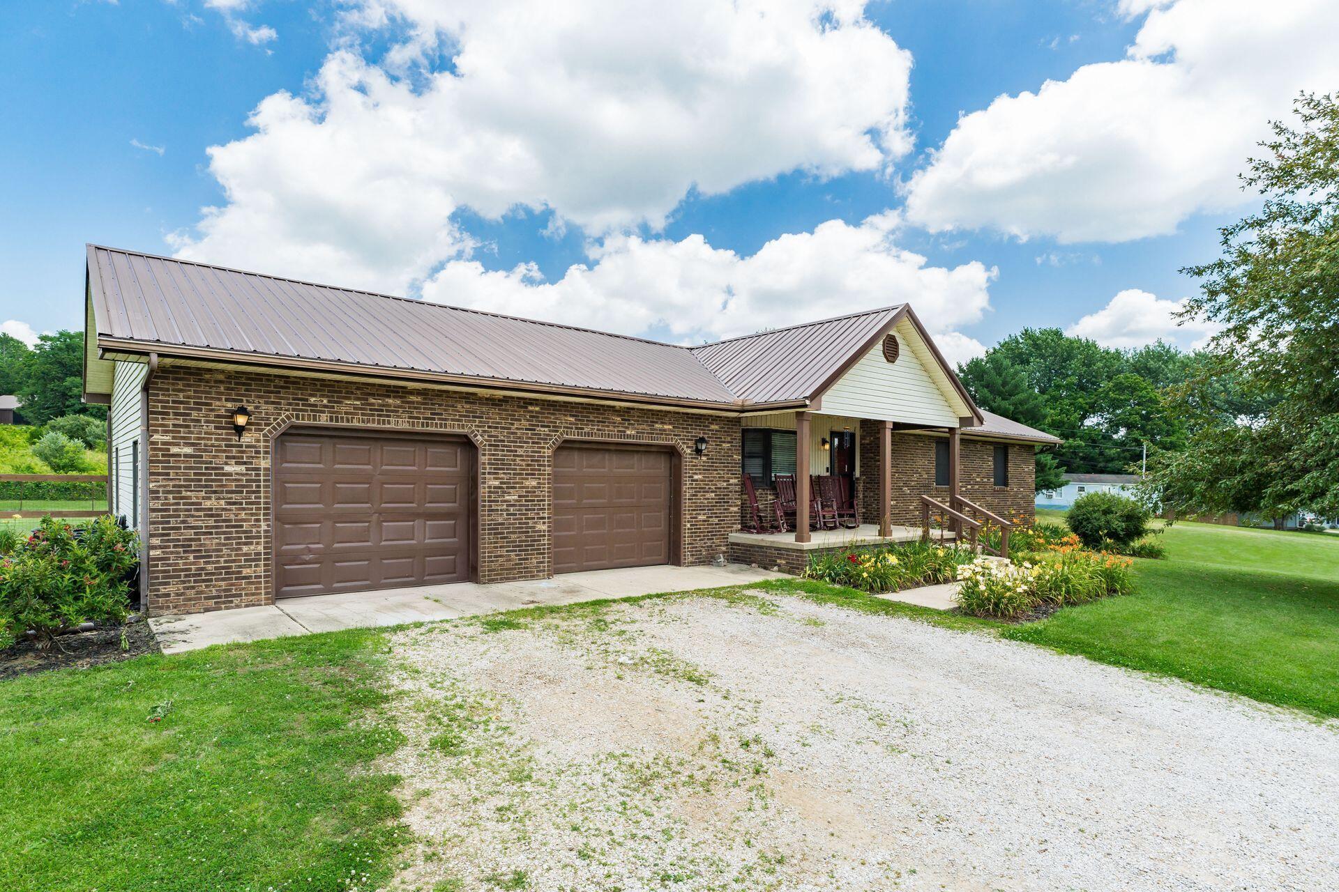 12890 Tarlton Road Southwest Circleville, OH 43113 - Photo 3 of 38 068_890 Tarlton Rd SW - 059-2