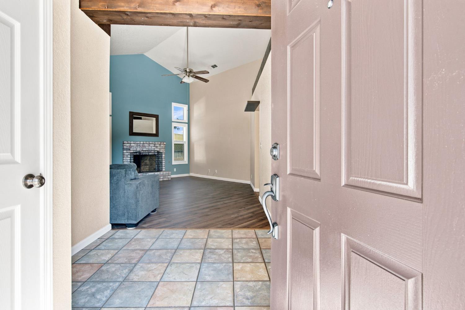 245 Douma Way Ripon, CA 95366 - Photo 5 of 56