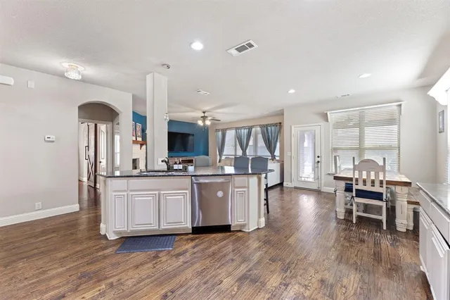 $549,500 | 724 Marietta Lane, Aubrey, TX 76227