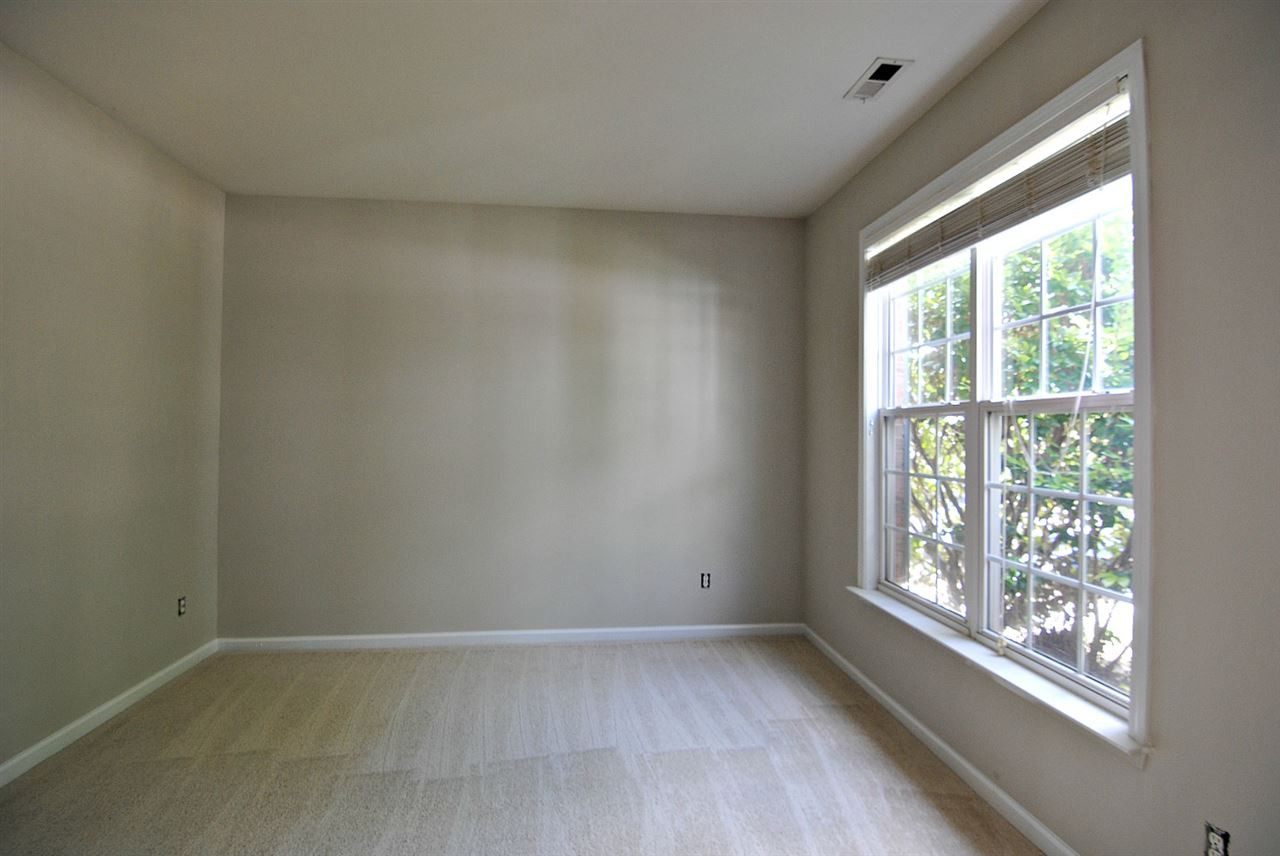 7536 Silver View Lane Raleigh, NC 27613 - Photo 4 of 11 Photo 4