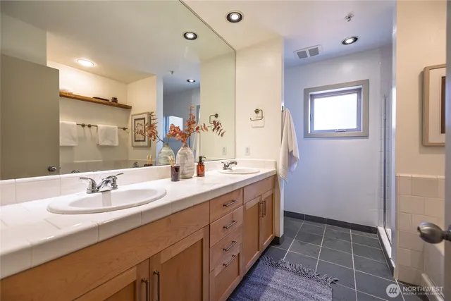 $649,000 | 720 Queen Anne Avenue North, Unit 406, Seattle, WA 98109