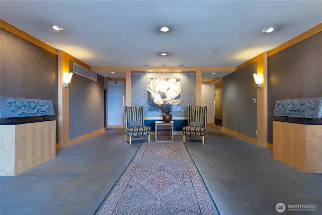 $649,000 | 720 Queen Anne Avenue North, Unit 406, Seattle, WA 98109