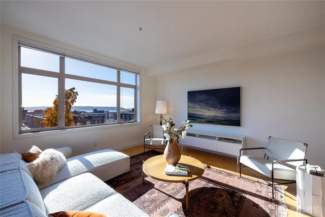 $649,000 | 720 Queen Anne Avenue North, Unit 406, Seattle, WA 98109